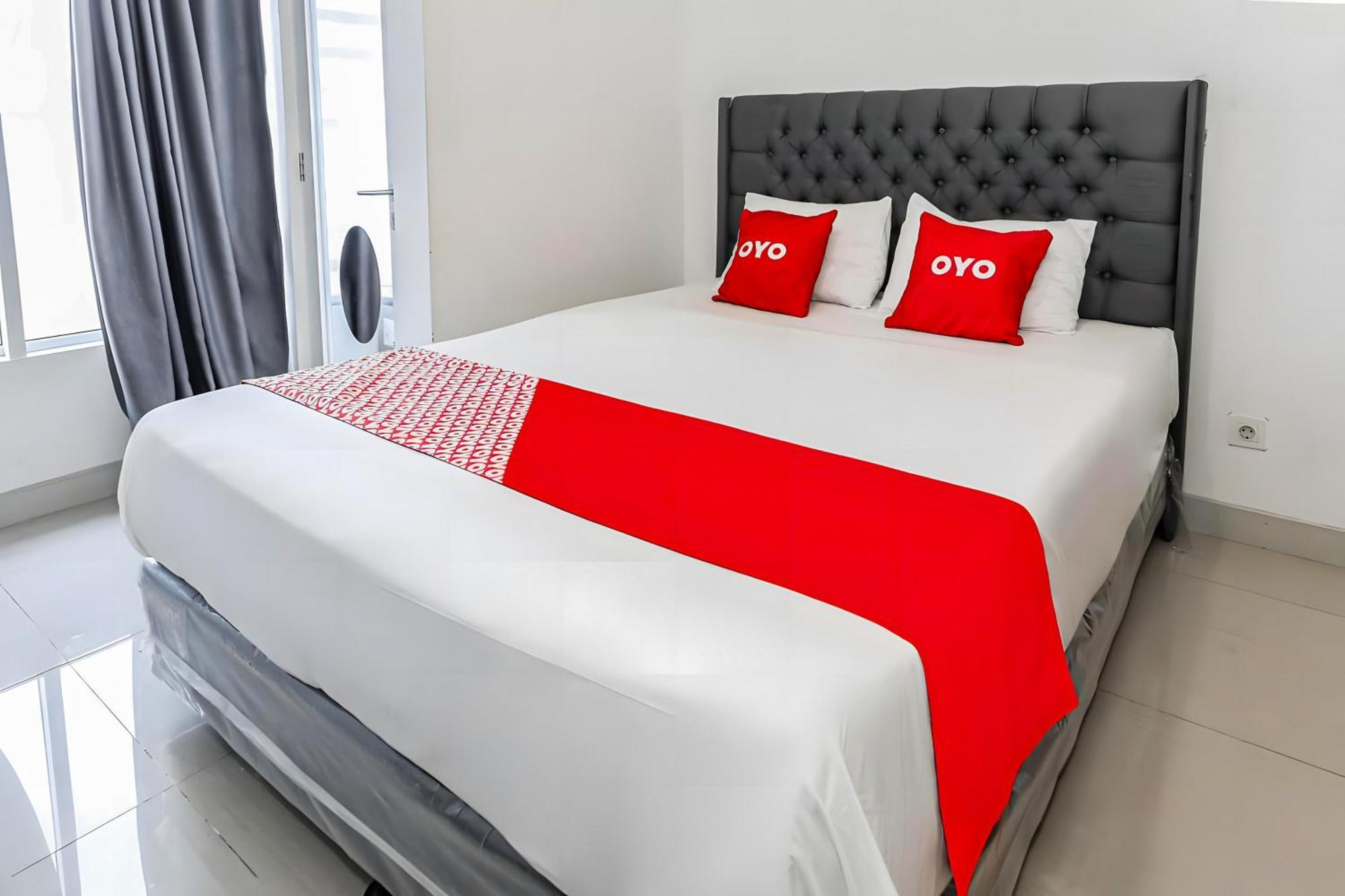 Hotel Oyo 93703 F88 à Bekasi Extérieur photo